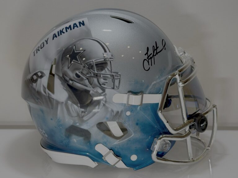 Custom-painted helmet by Grizzly Airbrush